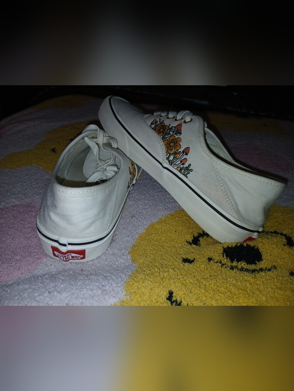 Pre-loved Vans White Low-Top Sneakers with Yellow Floral Embroidery. Worn 1 X. - Picture 3 of 7